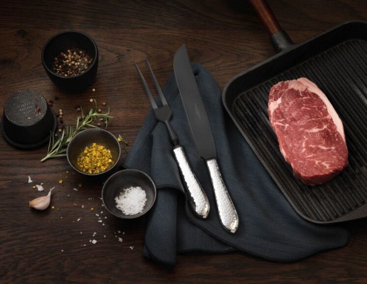 R&B Martele Carving Steak Frozen Black